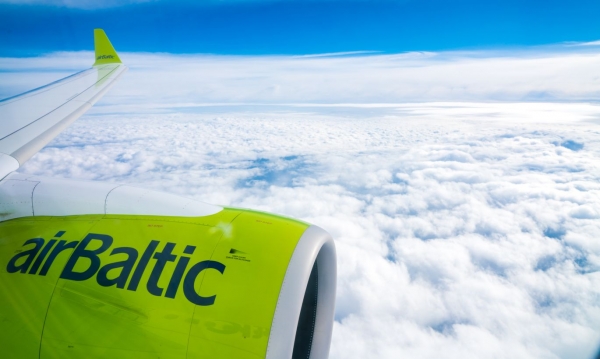 Авиакомпания airBaltic взяла в аренду самолет у Ukraine International Airlines