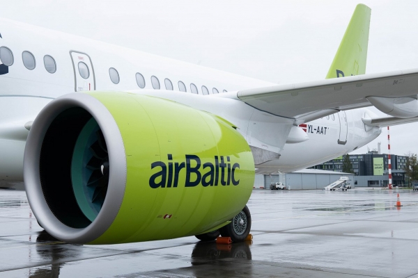 Туман в Таллинне: самолет авиакомпании аirBaltic из Риги перенаправили в Хельсинки
