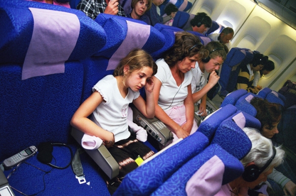 Pasažiere iesniedz sūdzību pret lidsabiedrību par krūšturi